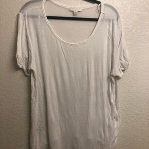 Scoop neck shear white tee